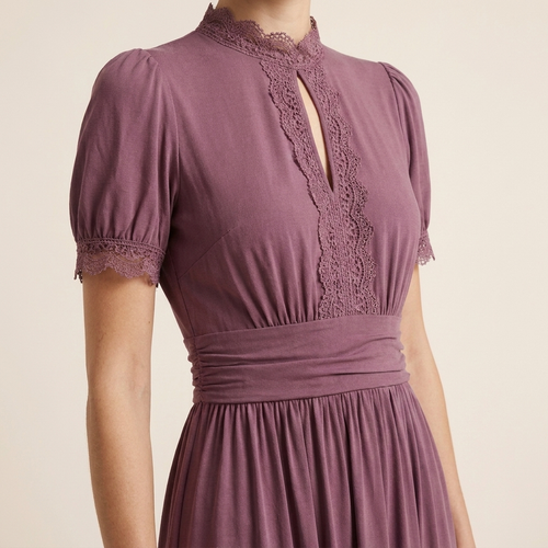 Saint Vanta Ancient Dress